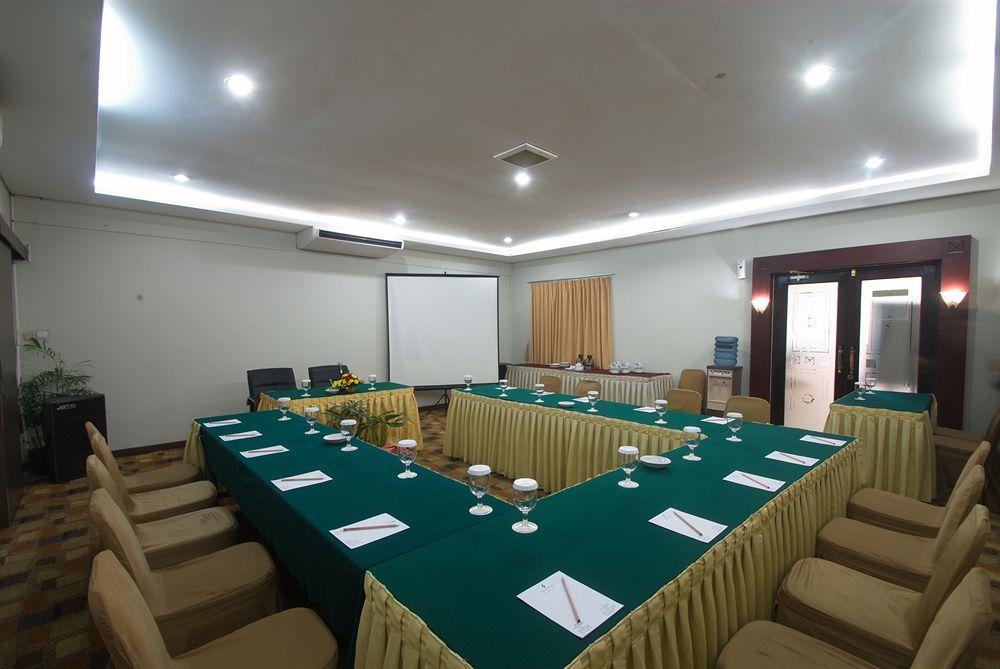 Sofyan Hotel Soepomo Jakarta Buitenkant foto