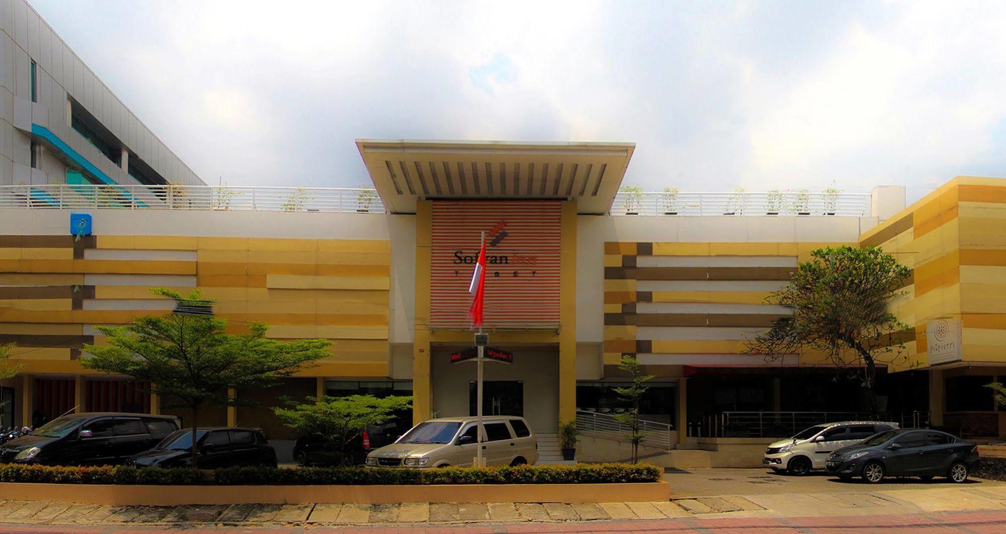 Sofyan Hotel Soepomo Jakarta Buitenkant foto
