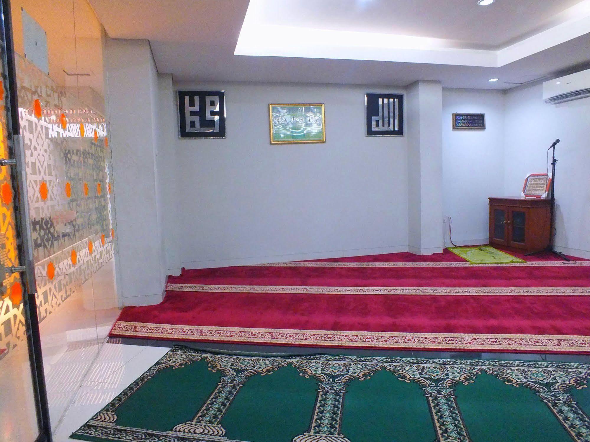 Sofyan Hotel Soepomo Jakarta Buitenkant foto
