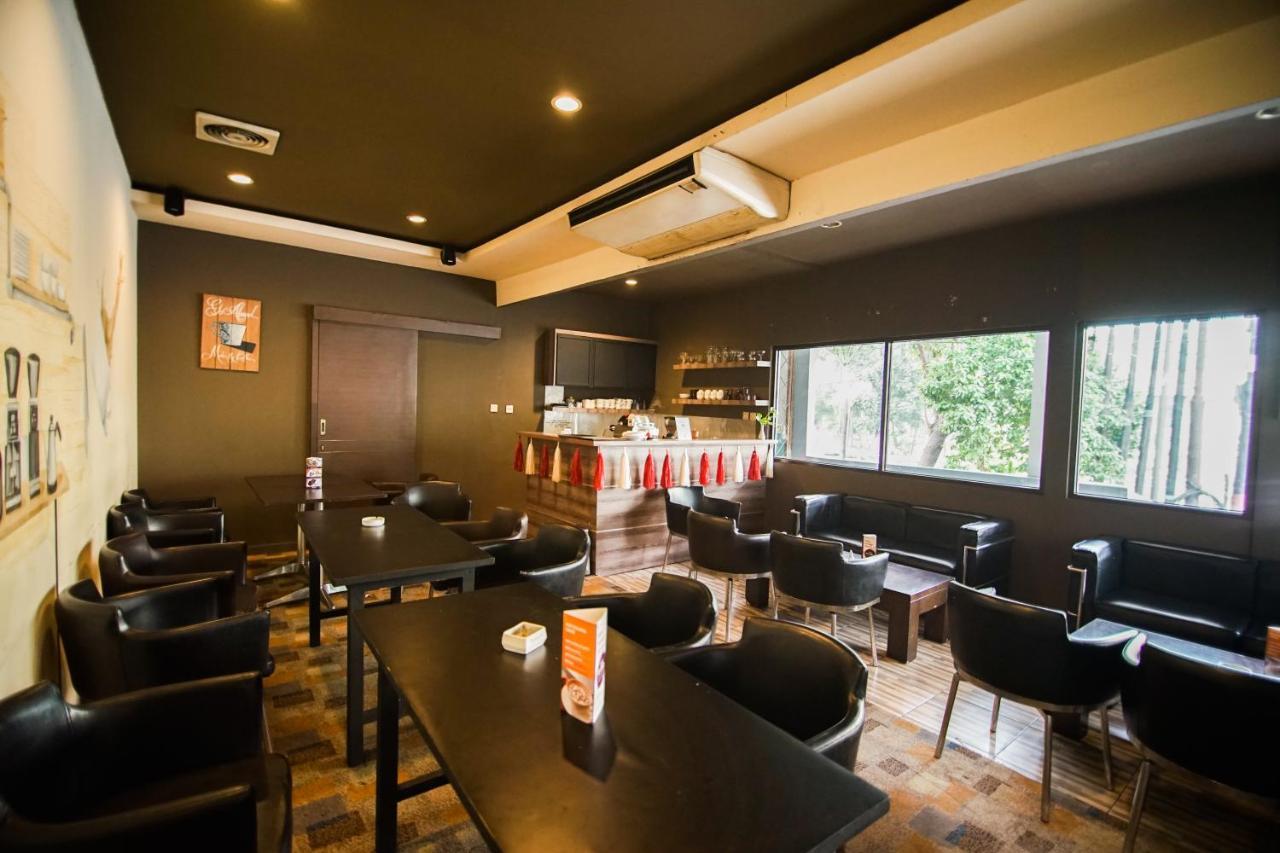 Sofyan Hotel Soepomo Jakarta Buitenkant foto